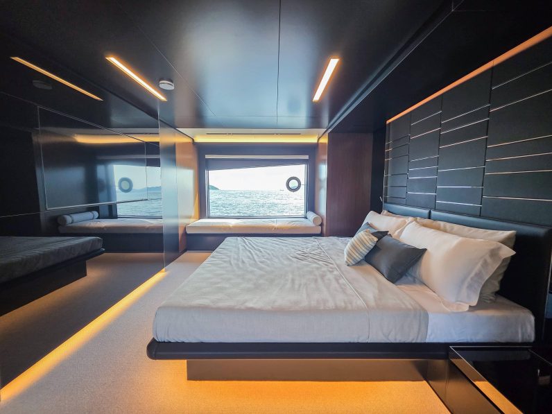 
								RIVA 102 CORSARO SUPER full									