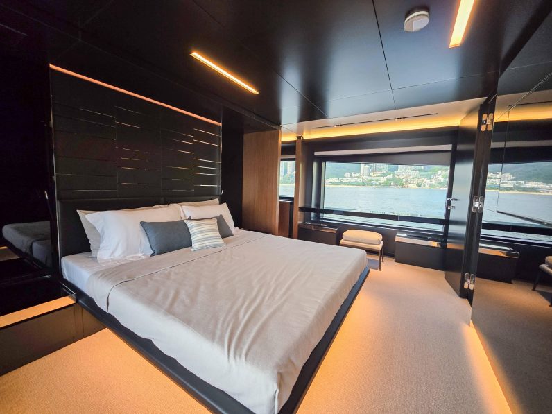 
								RIVA 102 CORSARO SUPER full									