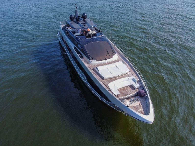 
								RIVA 102 CORSARO SUPER full									