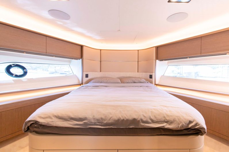 
								PRINCESS Y78 / 2020 full									