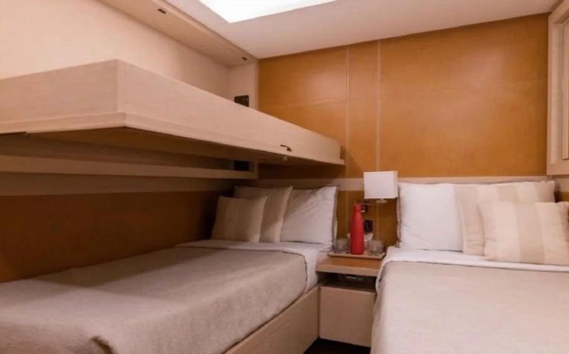 
								BENETTİ DELFİNO 93 full									