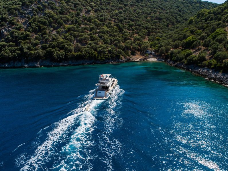 
								1.Sınıf Custom Made T.C Bayrak Ticari Tekne 21 mt full									