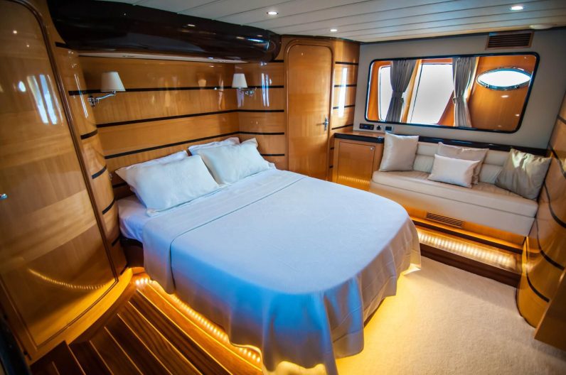 
								1.Sınıf Custom Made T.C Bayrak Ticari Tekne 21 mt full									