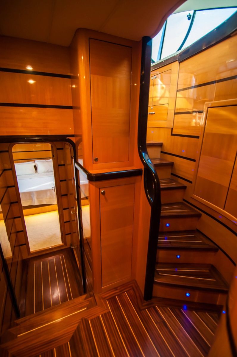 
								1.Sınıf Custom Made T.C Bayrak Ticari Tekne 21 mt full									