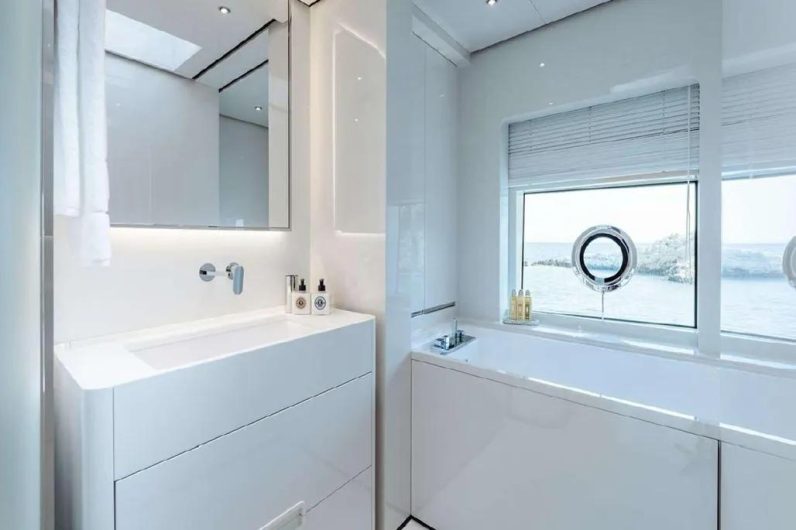 
								CUSTOM LINE 120 full									