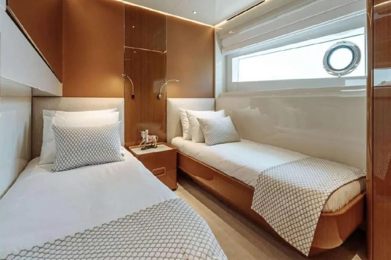 
								CUSTOM LINE 120 full									