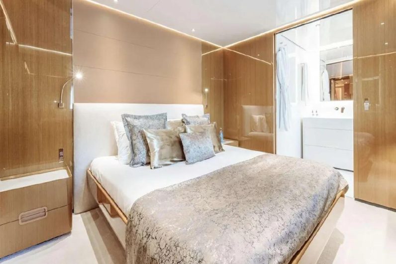 
								CUSTOM LINE 120 full									