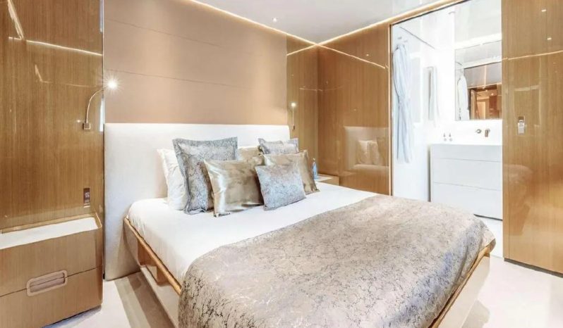 
								CUSTOM LINE 120 full									