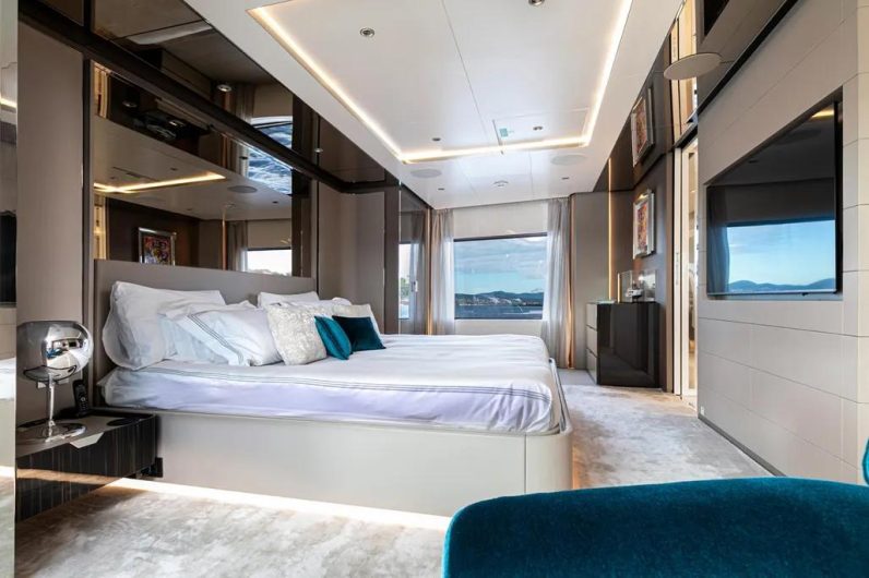 
								CUSTOM LINE 106 full									