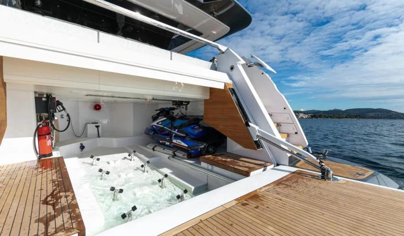 
								CUSTOM LINE 106 full									