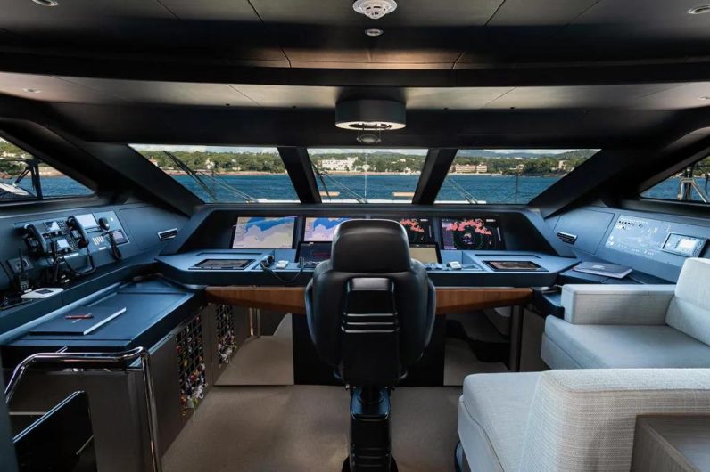 
								CUSTOM LINE 106 full									